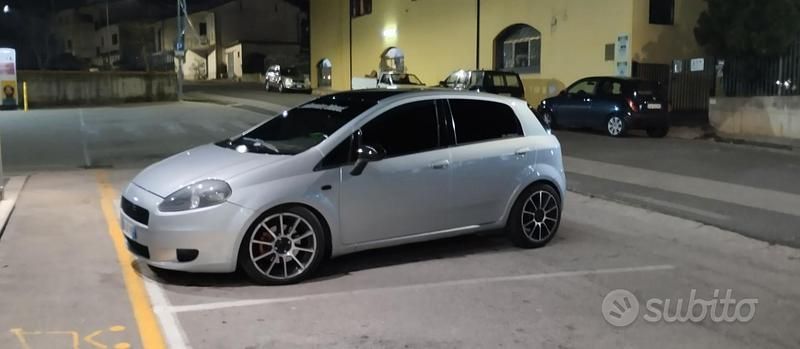 Usata Fiat Grande Punto 90 CV (66 kW) 2006 Grigio Utilitaria