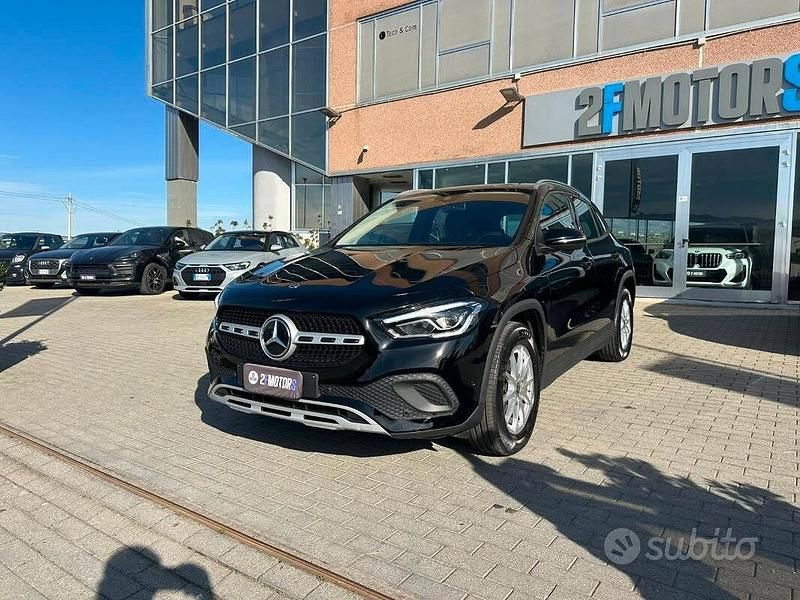 Usata Mercedes GLA180 Business 116 CV (85 kW) 2022 Nero SUV