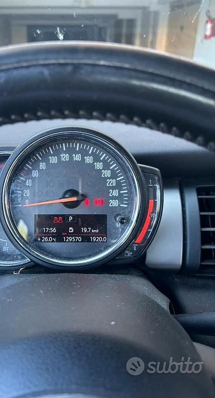 Usata Mini Cooper D 2018 Grigio Utilitaria