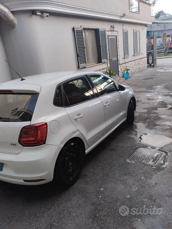 Usata VW Polo Trendline 75 CV (55 kW) 2014 Bianco Utilitaria