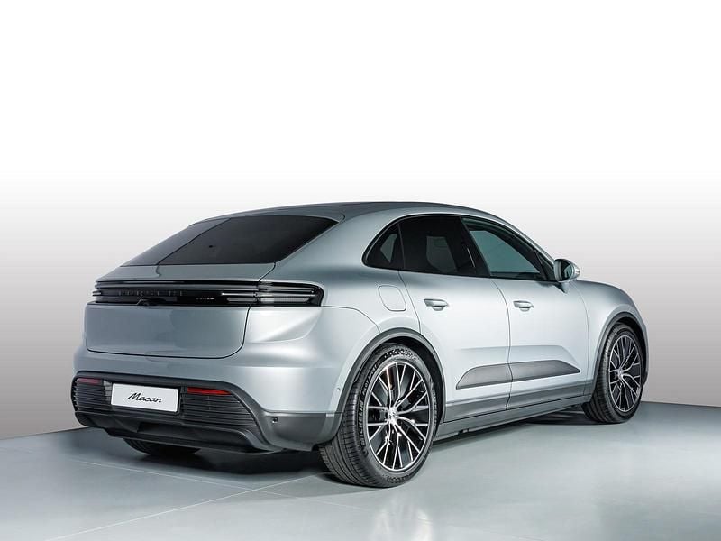 Nuova Porsche Macan 330 kW (449 CV) 2026 Argento dolomite metallizzato SUV