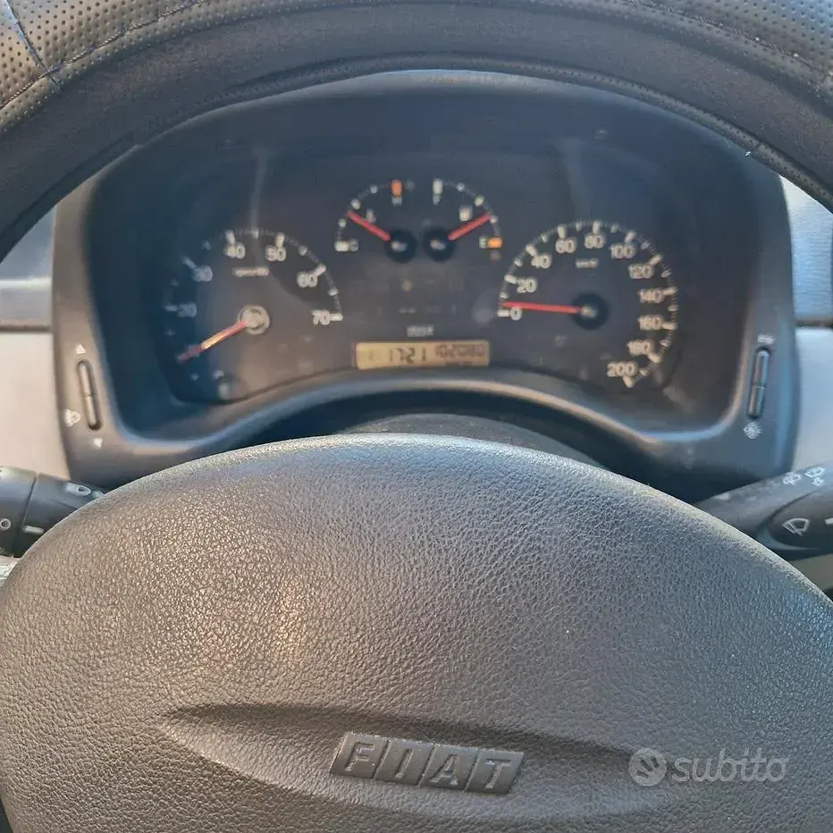 Usata Fiat Punto 80 CV (58 kW) 2003 Grigio Utilitaria