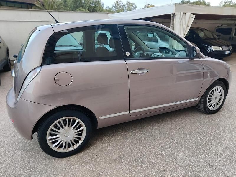 Usata Lancia Ypsilon 77 CV (56 kW) 2010 Marrone Utilitaria