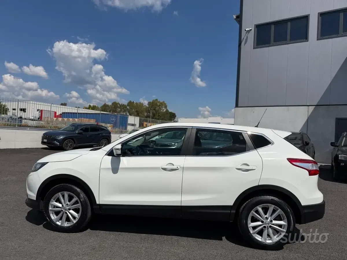 Usata Nissan Qashqai Acenta 110 CV (80 kW) 2017 Bianco SUV