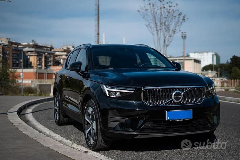 Usata Volvo XC40 Core 129 CV (94 kW) 2023 Nero SUV