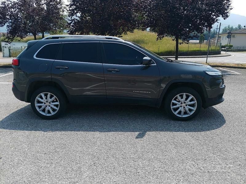 Nero Usata 2016 Jeep Cherokee Limited SUV | 7900 € (Super prezzo) - Immagine 1/4