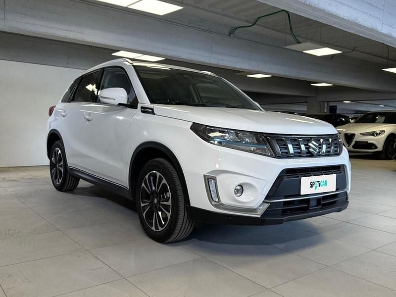 Usata Suzuki Vitara 116 CV (85 kW) 2023 Bianco SUV