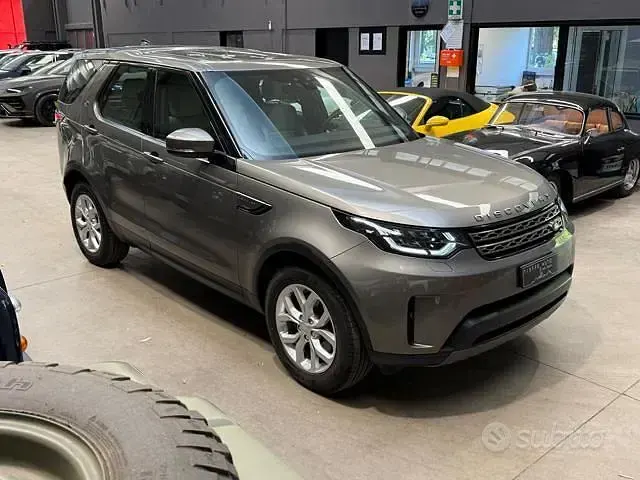 Usata Land Rover Discovery SE 241 CV (177 kW) 2019 Grigio metallizzato SUV