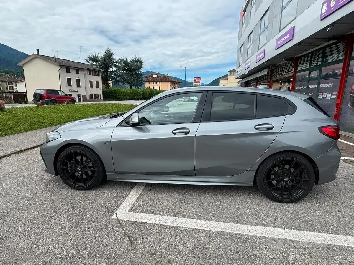 Usata BMW 120 M Sport 190 CV (139 kW) 2022 Grigio Utilitaria
