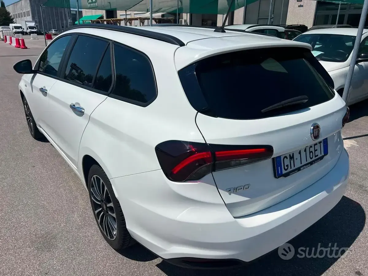 Usata Fiat Tipo City Life 131 CV (96 kW) 2022 Bianco Station wagon