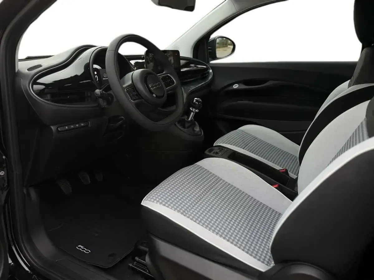 Nuova Fiat 500 Icon 65 CV (47 kW) 2026 Nero Berlina