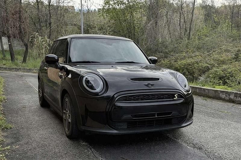 Usata Mini Cooper SE 75 kW (102 CV) 2021 Nero Utilitaria