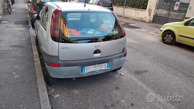 Usata Opel Corsa 55 CV (40 kW) 2001 Grigio Utilitaria
