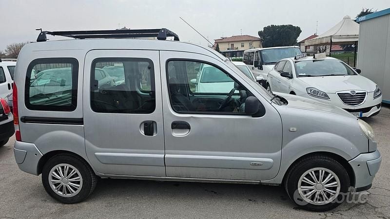 Usata Renault Kangoo Luxe 81 CV (59 kW) 2007 Grigio Monovolume