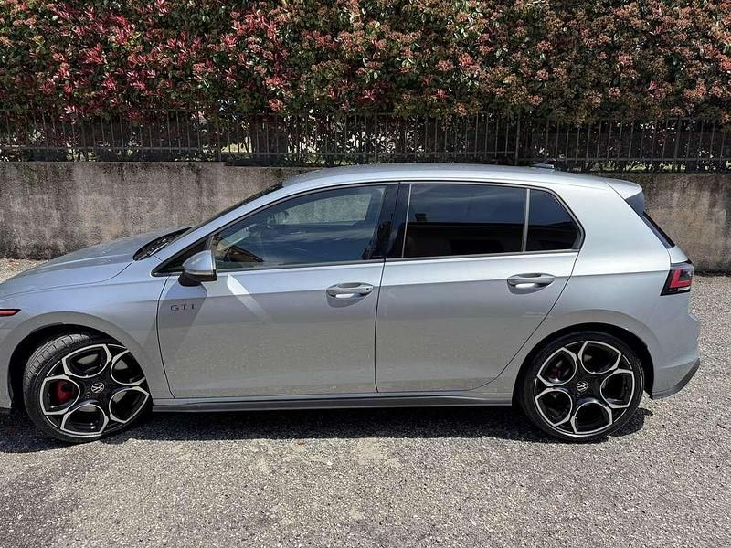 Usata VW Golf VIII GTI 265 CV (194 kW) 2024 Argento Berlina