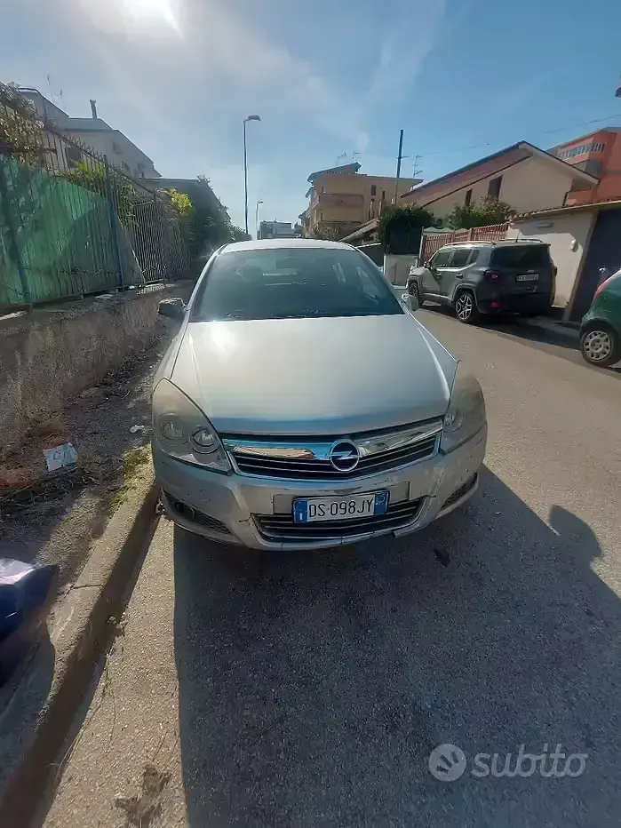 Usata Opel Astra 101 CV (74 kW) 2008 Grigio Berlina