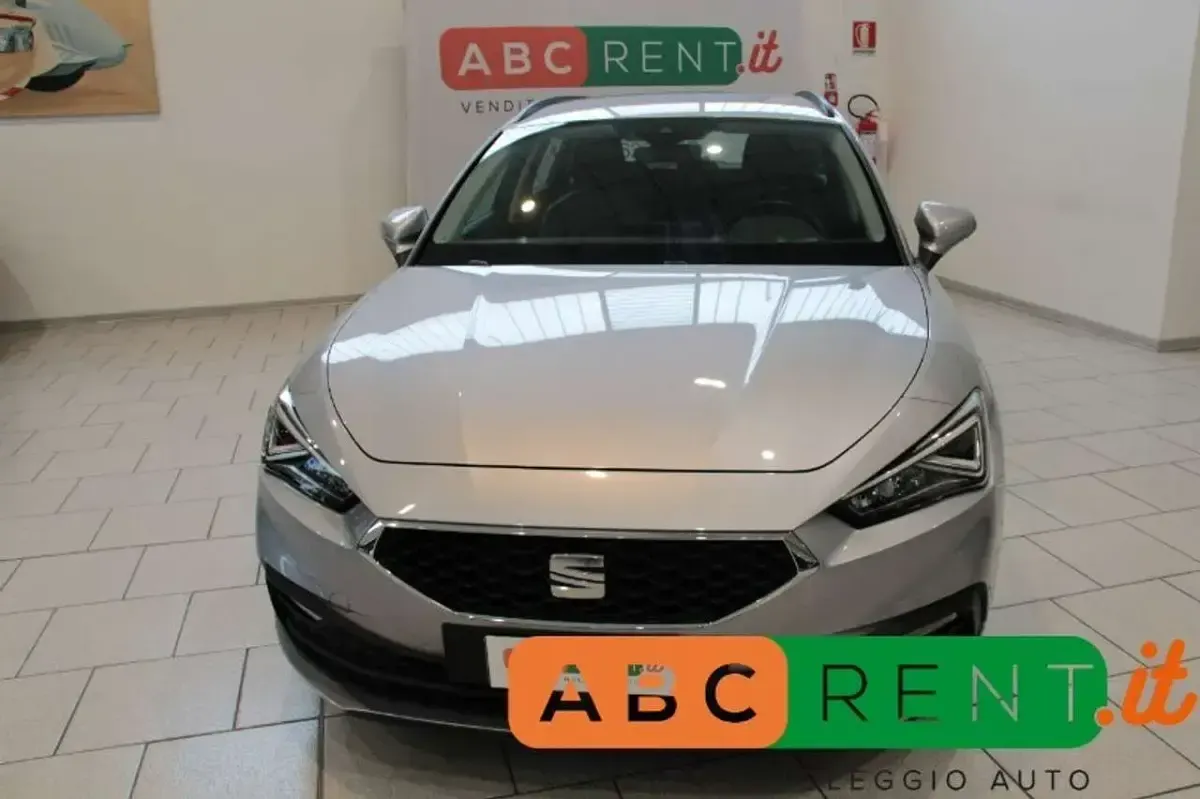Usata Seat Leon Style 150 CV (110 kW) 2021 Argento Station wagon