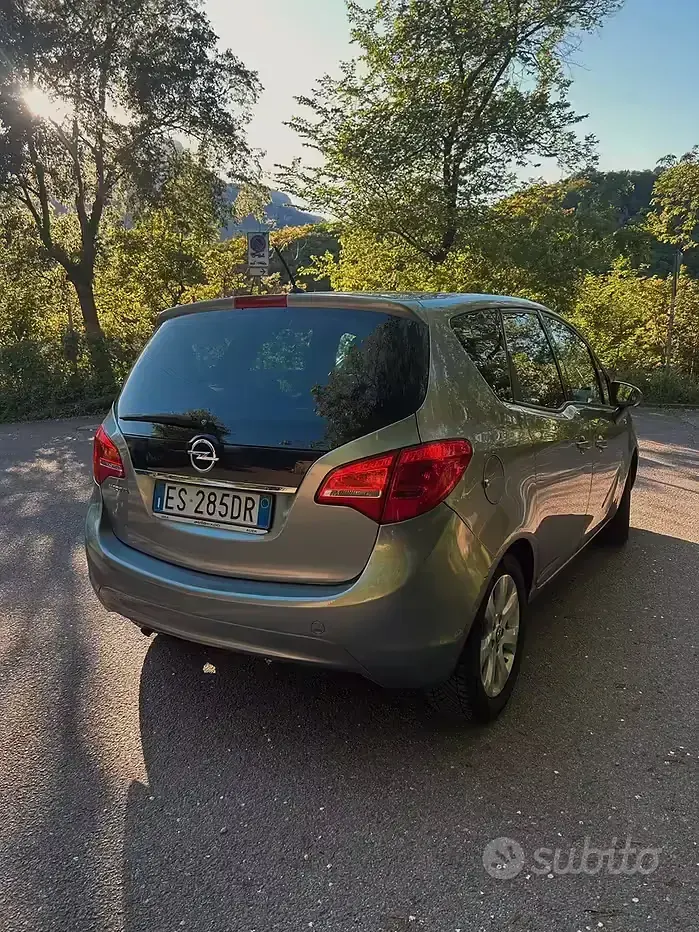 Usata Opel Meriva 75 CV (55 kW) 2013 Grigio Monovolume