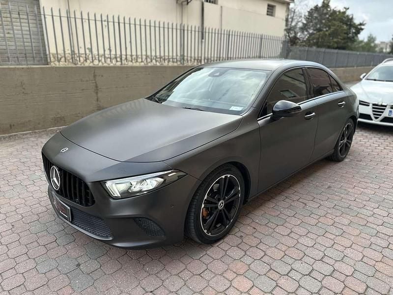 Nero Usata 2020 Mercedes A180 Premium Tre volumi | 21.500 € (Ottimo prezzo) - Immagine 1/4