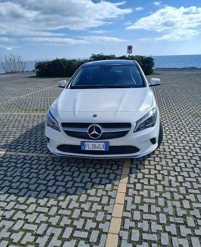 Usata Mercedes CLA200 Business 136 CV (100 kW) 2017 Berlina
