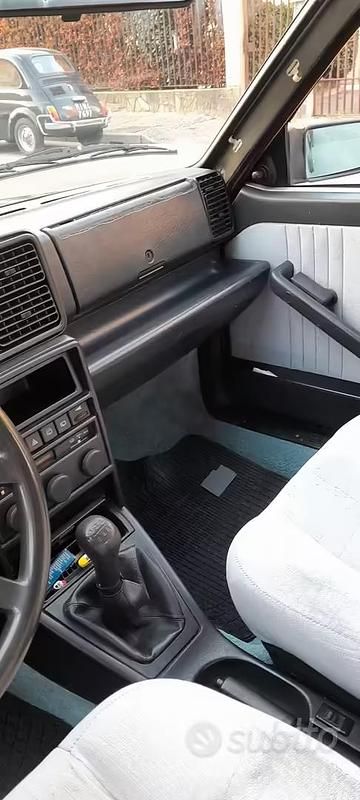Usata Lancia Delta 75 CV (55 kW) 1991 Utilitaria