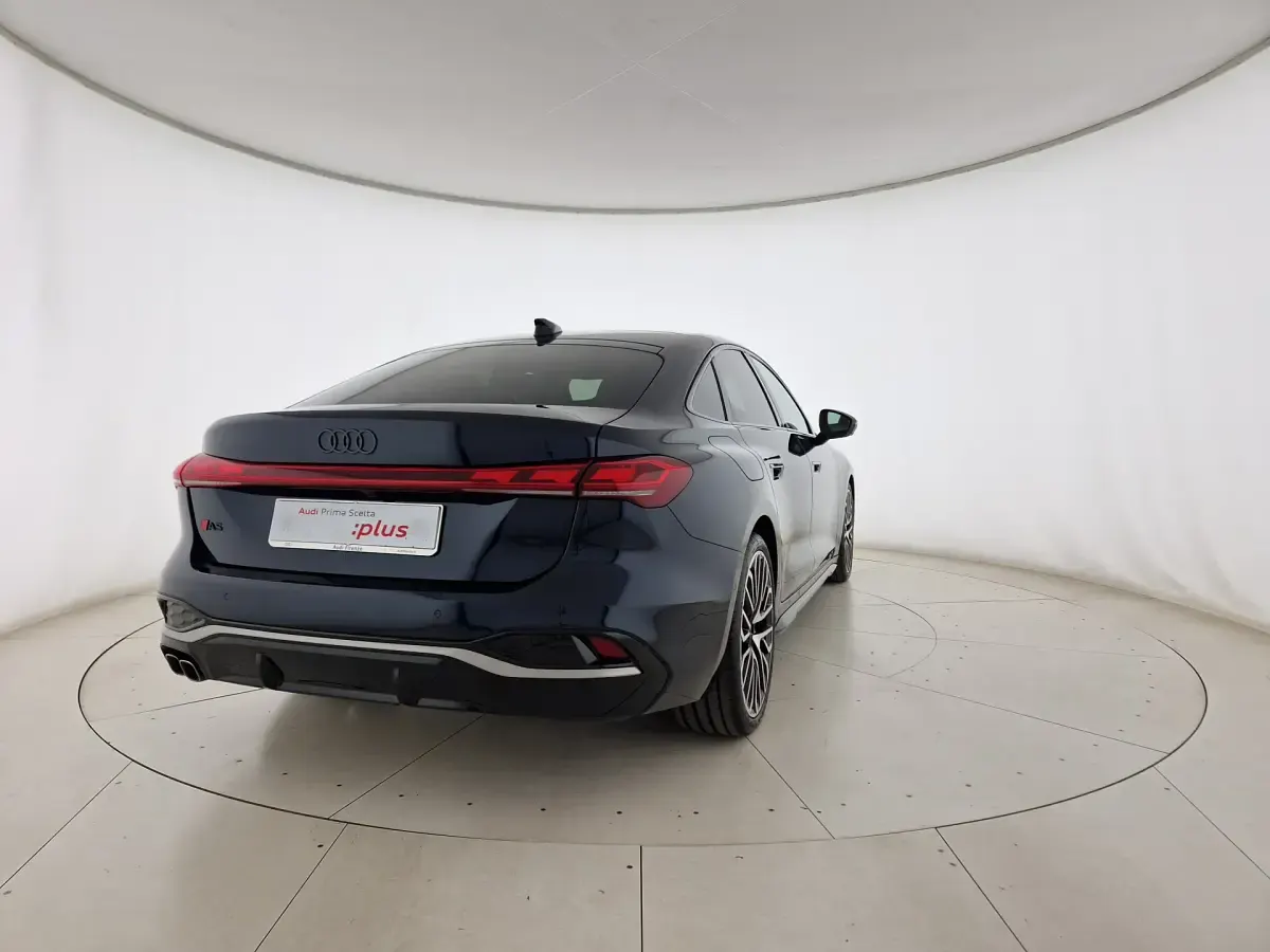 Nuova Audi A5 S-Line 204 CV (150 kW) 2025 Blu firmamento metallizzato Berlina