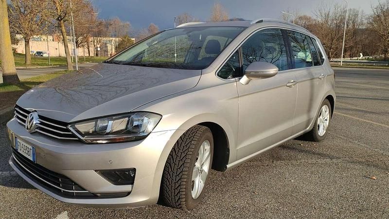 Usata VW Golf Sportsvan Executive 110 CV (80 kW) 2016 Argento Monovolume