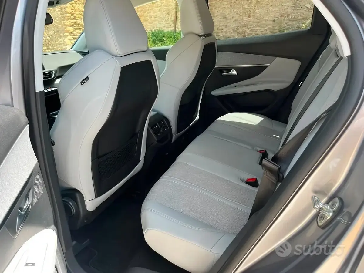 Usata Peugeot 3008 92 CV (67 kW) 2019 Grigio SUV