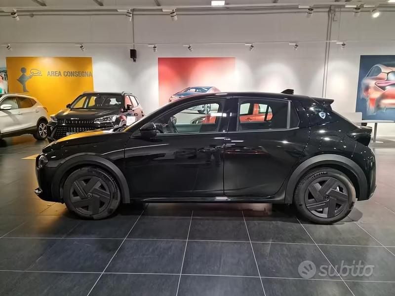 Usata Lancia Ypsilon 101 CV (74 kW) 2025 Nero Utilitaria