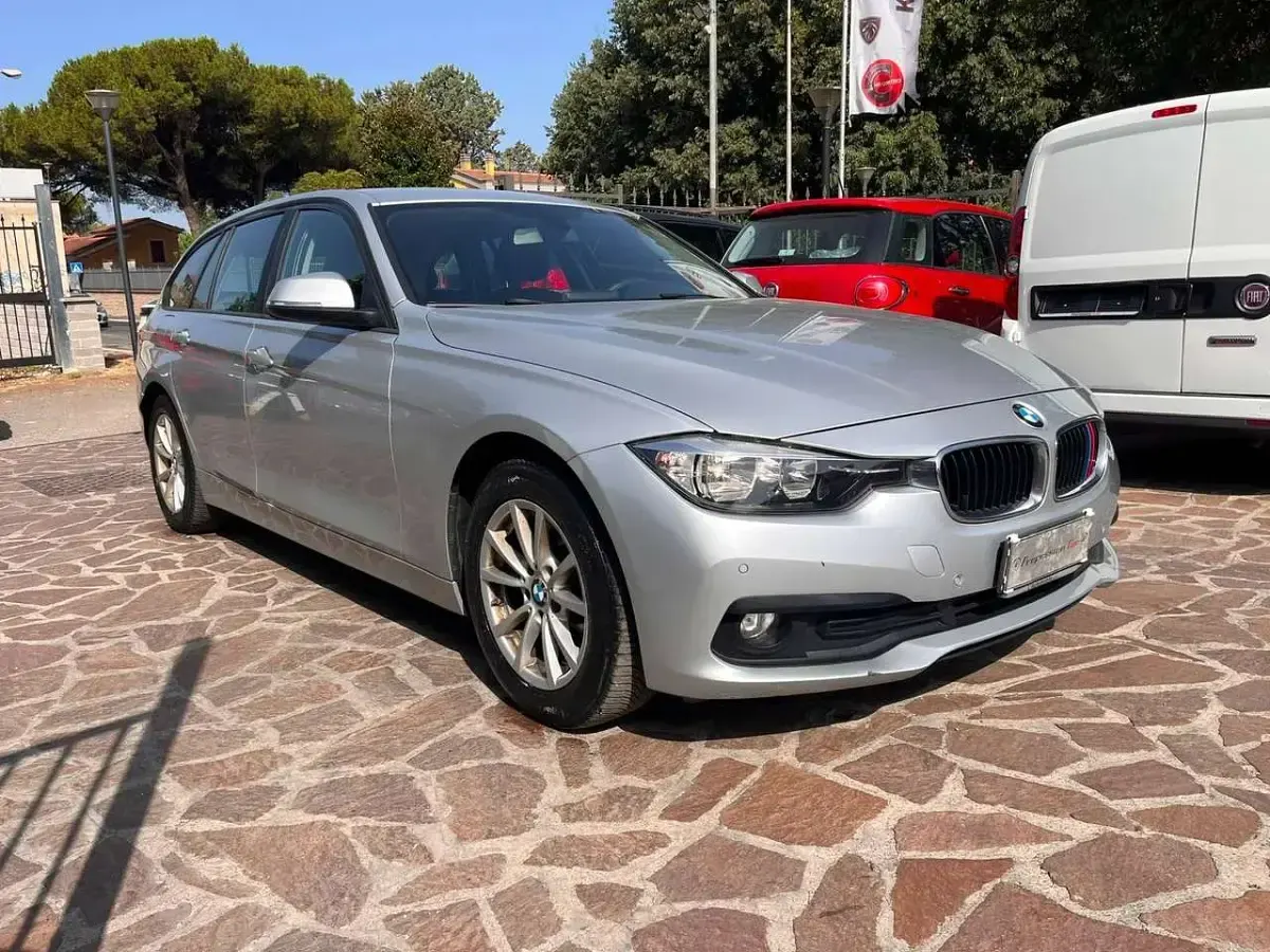 Usata BMW 318 Advantage 150 CV (110 kW) 2015 Silver met. Station wagon