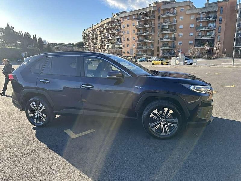 Usata Toyota RAV4 Hybrid Lounge 222 CV (163 kW) 2019 Blu/azzurro SUV