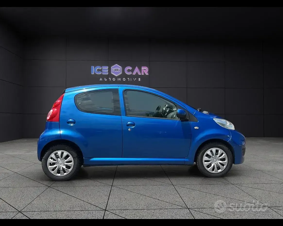 Usata Peugeot 107 68 CV (50 kW) 2009 Blu Utilitaria