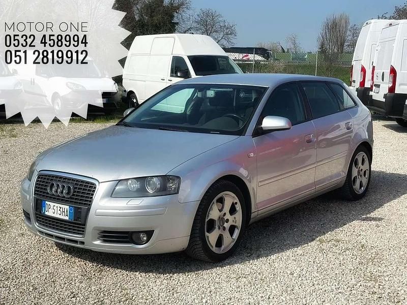 Usata Audi A3 Ambition 105 CV (77 kW) 2006 Argento Utilitaria