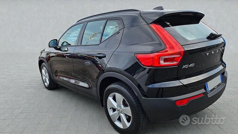 Usata Volvo XC40 Business Edition 156 CV (114 kW) 2022 Nero metallizzato SUV