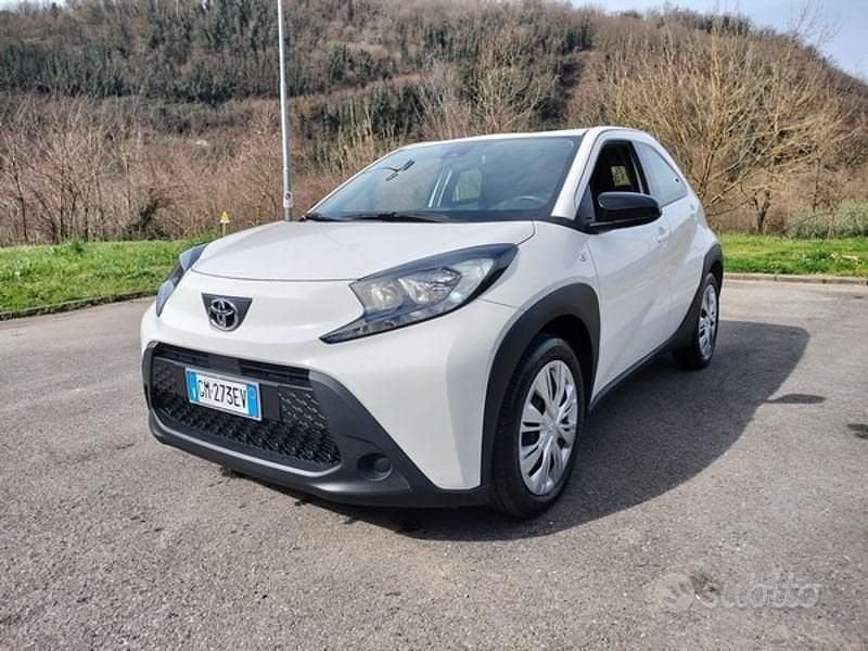 Usata Toyota Aygo X Active 72 CV (52 kW) 2022 Bianco SUV