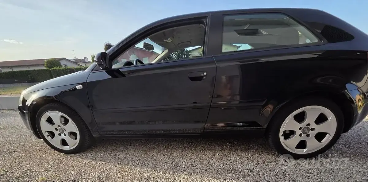 Usata Audi A3 Ambition 105 CV (77 kW) 2004 Nero Utilitaria