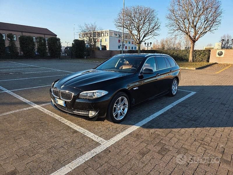 Nero Usata 2012 BMW 520 Efficient Dynamics Station wagon | 8900 € (Ottimo prezzo) - Immagine 1/4