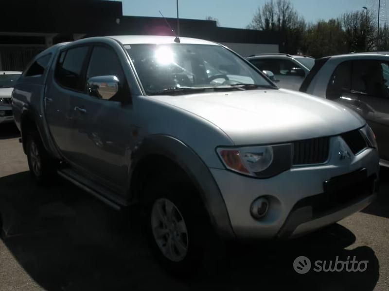 Usata Mitsubishi L200 Intense 137 CV (100 kW) 2011 Grigio Pick-up