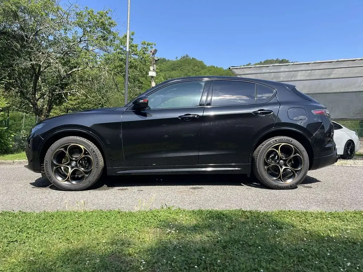 Nuova Alfa Romeo Stelvio Veloce 209 CV (153 kW) 2026 Nero SUV