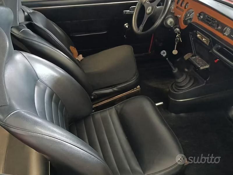 Begagnad Lancia Fulvia 110 HK (80 kW) 1970 Röd Sportkupé
