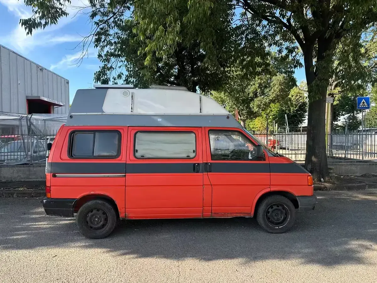 Usata VW T5 130 CV (95 kW) 2008 Rosso Furgone