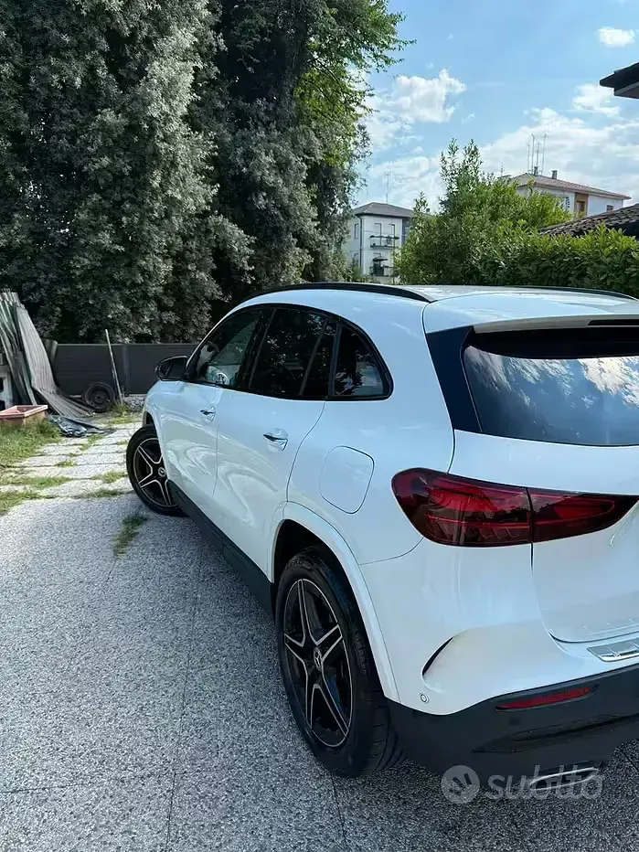 Usata Mercedes GLA180 136 CV (100 kW) 2024 Bianco SUV