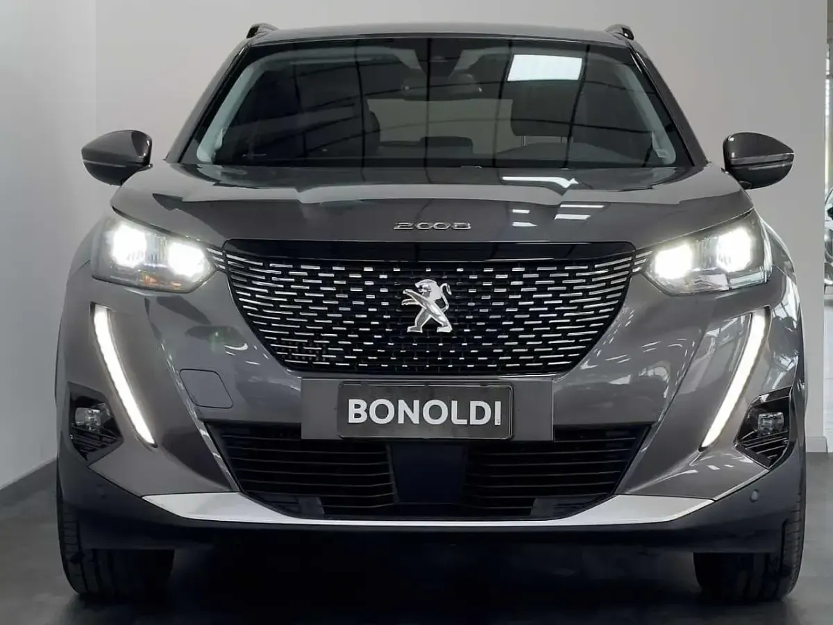Usata Peugeot 2008 Allure 102 CV (75 kW) 2021 Grigio SUV