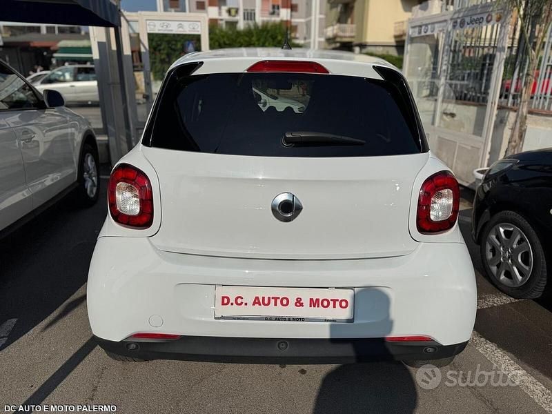 Usata Smart ForFour 90 CV (66 kW) 2018 Bianco Utilitaria