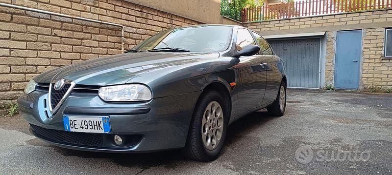 Usata 1999 Alfa Romeo 156 Distinctive Tre volumi | 5500 € (Buon prezzo) - Immagine 1/4