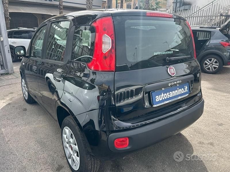 Usata Fiat Panda Lounge 80 CV (58 kW) 2018 Nero Utilitaria
