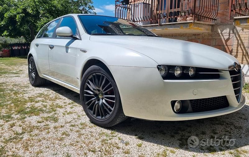Bianco Usata 2010 Alfa Romeo 159 Progression Station wagon | 6800 € (Molto cara) - Immagine 1/4