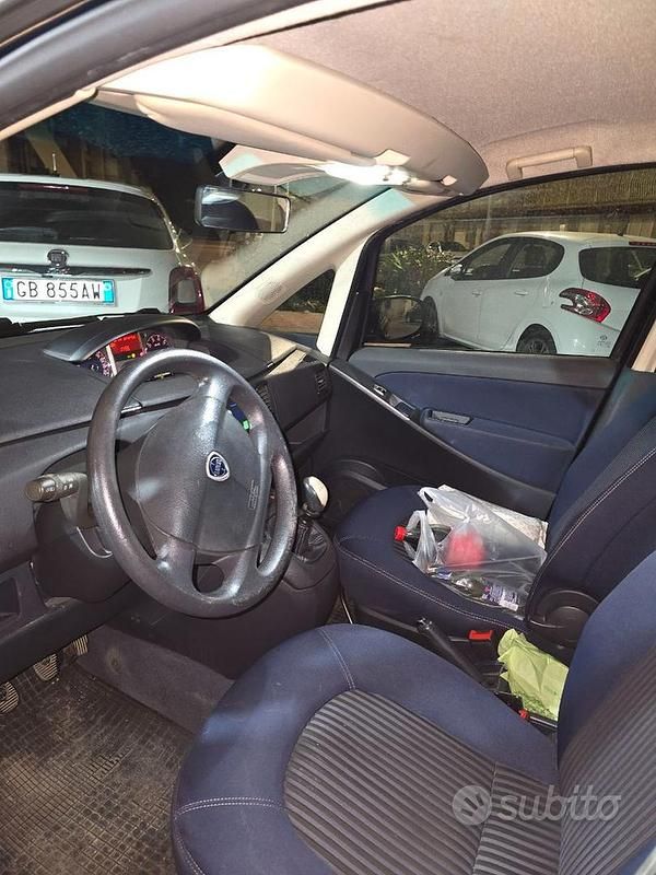 Usata Lancia Musa 2011 Blu Monovolume
