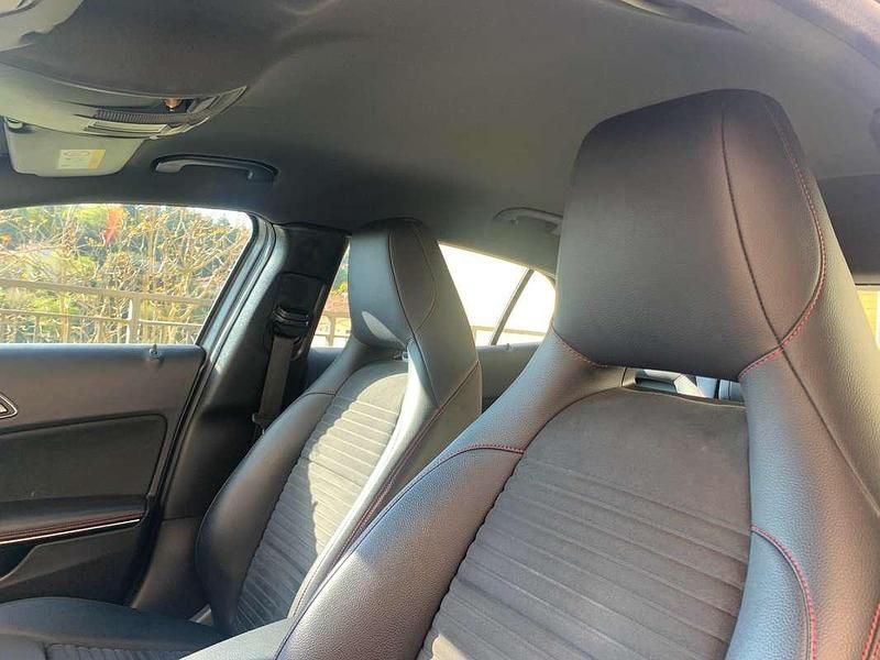 Usata Mercedes GLA180 Premium 109 CV (80 kW) 2018 Grigio SUV