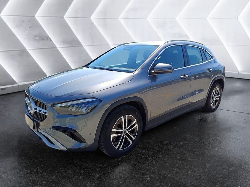 Grigio Usata 2024 Mercedes GLA180 Advanced SUV | 34.900 € (Ottimo prezzo) - Immagine 1/4